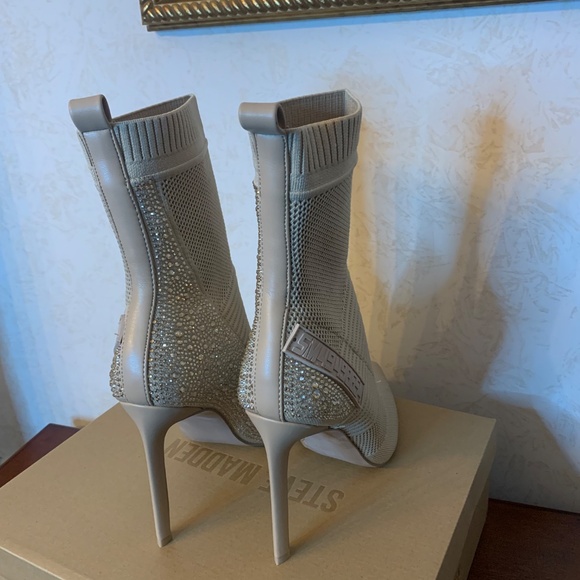 Steve Madden Maxwelle Blush Ankle Boots, Size 11 - Picture 6 of 9
